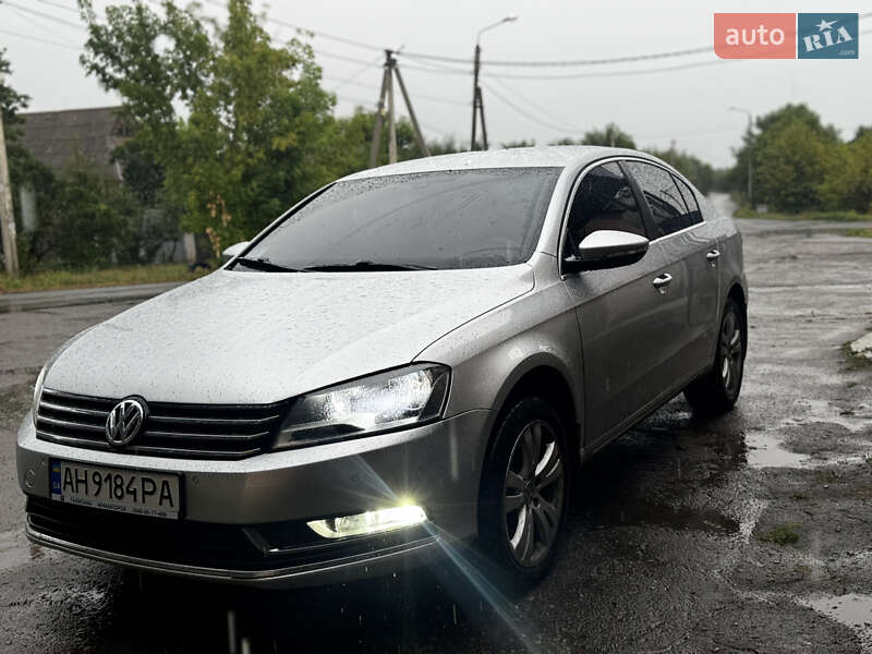 Седан Volkswagen Passat 2011 в Одессе