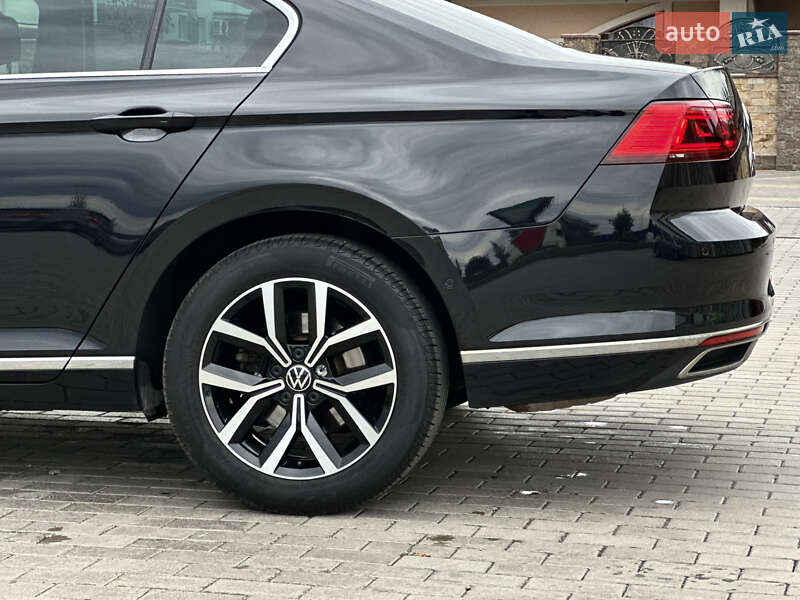 Седан Volkswagen Passat 2021 в Ровно фото 34 Седан Volkswagen Passat 2021 в Ровно