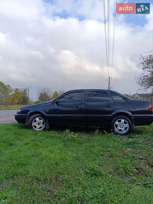 Седан Volkswagen Passat 1996 в Бердичеве