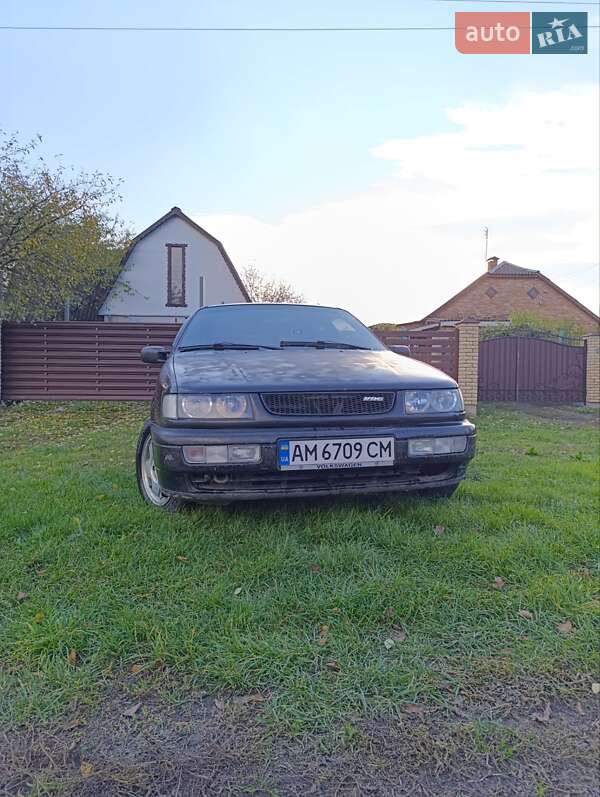 Седан Volkswagen Passat 1996 в Бердичеве