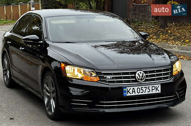 Седан Volkswagen Passat 2018 в Киеве