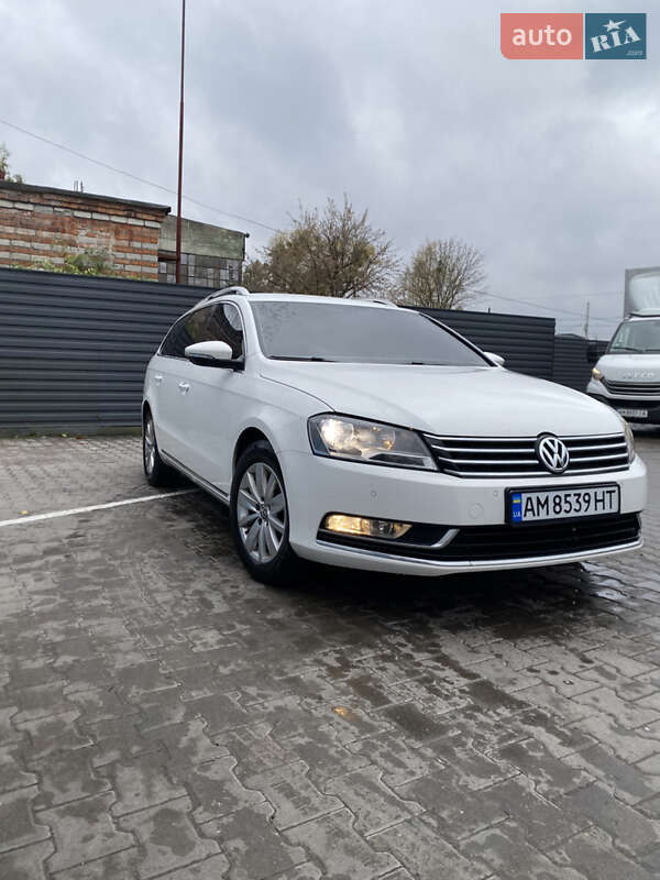 Универсал Volkswagen Passat 2011 в Житомире фото Универсал Volkswagen Passat 2011 в Житомире