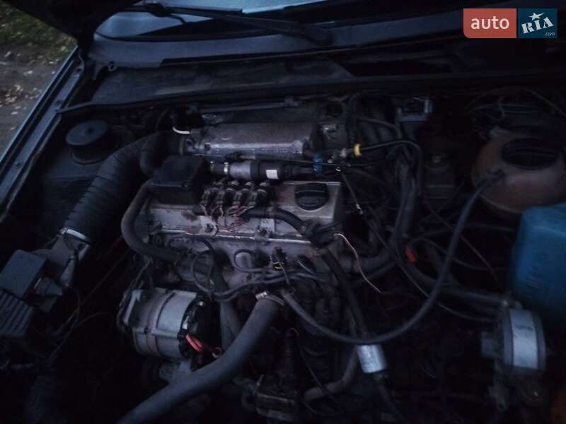 Седан Volkswagen Passat 1992 в Ананьїві