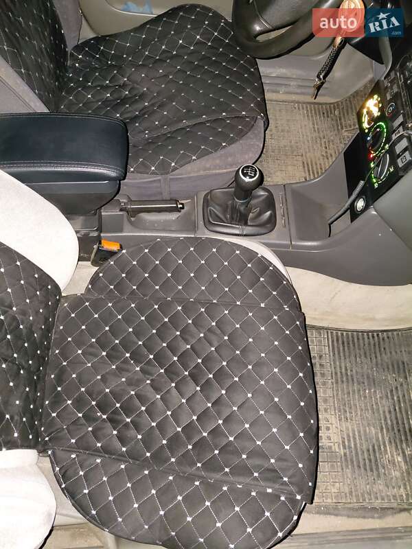 Седан Volkswagen Passat 1992 в Ананьїві