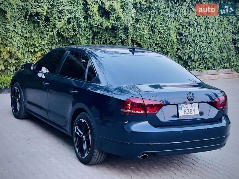 Седан Volkswagen Passat 2013 в Кривом Роге
