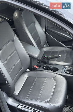 Седан Volkswagen Passat 2014 в 