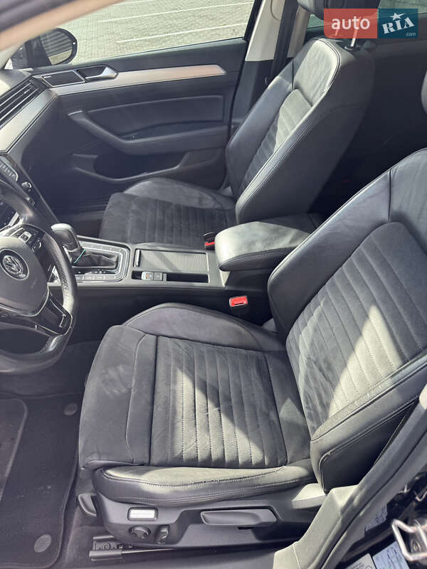 Універсал Volkswagen Passat 2017 в Миколаєві фото 41 Універсал Volkswagen Passat 2017 в Миколаєві