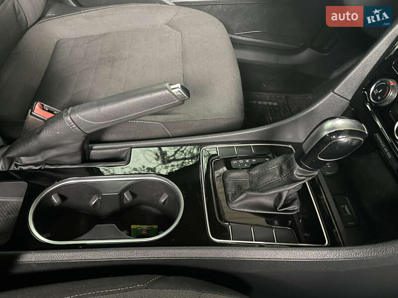 Седан Volkswagen Passat 2020 в Хмельницком