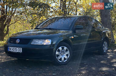 Седан Volkswagen Passat 1999 в 