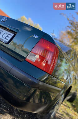 Седан Volkswagen Passat 1999 в 