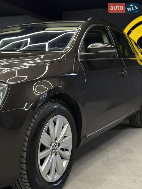 Універсал Volkswagen Passat 2012 в Чернівцях фото 6 Універсал Volkswagen Passat 2012 в Чернівцях