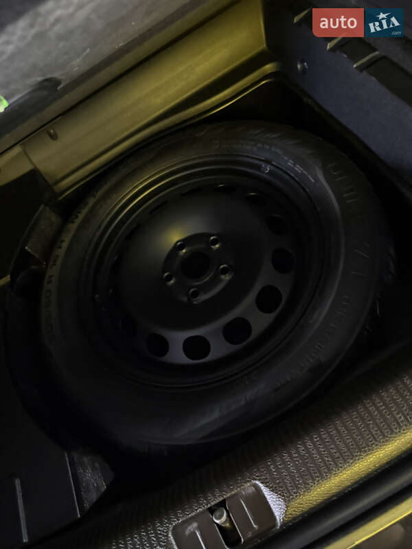 Універсал Volkswagen Passat 2012 в Чернівцях фото 21 Універсал Volkswagen Passat 2012 в Чернівцях