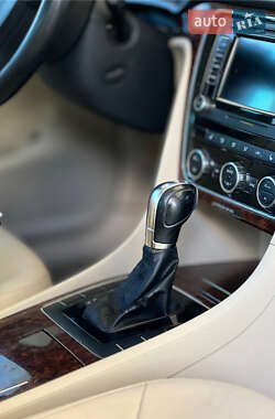 Седан Volkswagen Passat 2011 в 