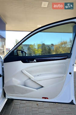 Седан Volkswagen Passat 2011 в 