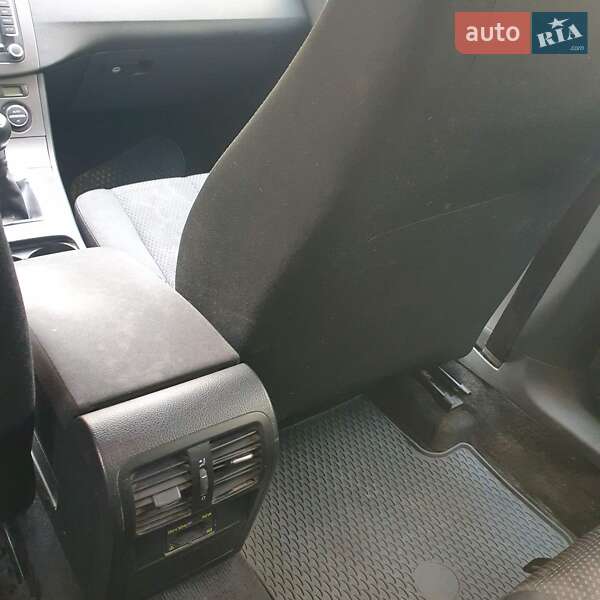 Универсал Volkswagen Passat 2010 в Днепре