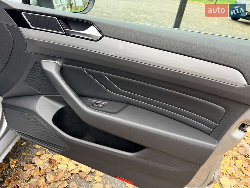 Универсал Volkswagen Passat 2020 в Киеве фото 26 Универсал Volkswagen Passat 2020 в Киеве