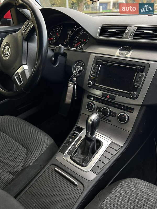 Седан Volkswagen Passat 2013 в Львове фото 18 Седан Volkswagen Passat 2013 в Львове