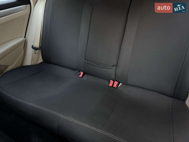 Седан Volkswagen Passat 2018 в Харькове