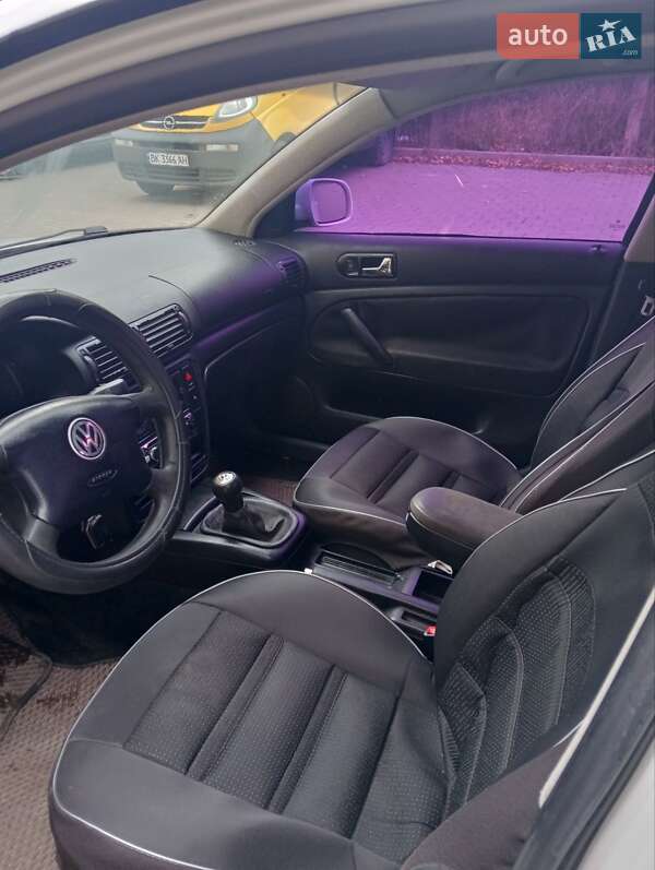 Седан Volkswagen Passat 1999 в Рівному