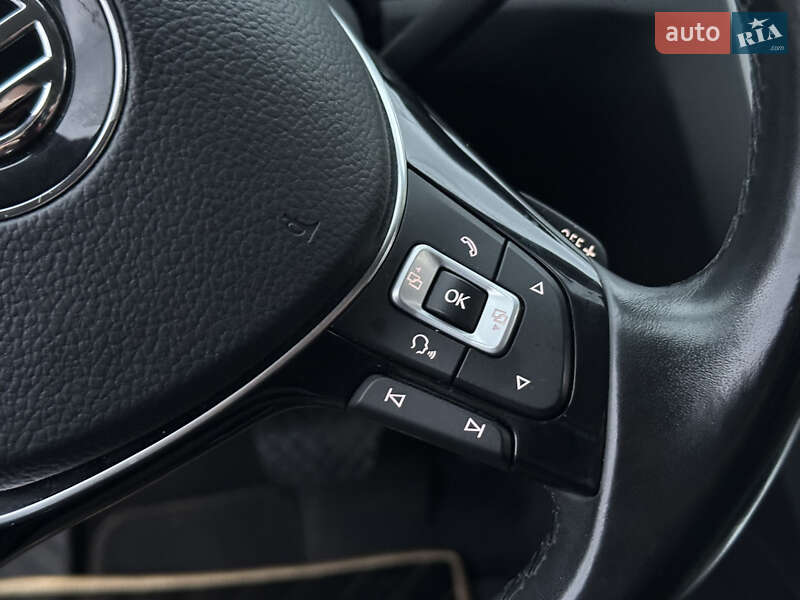 Універсал Volkswagen Passat 2017 в Харкові фото 29 Універсал Volkswagen Passat 2017 в Харкові
