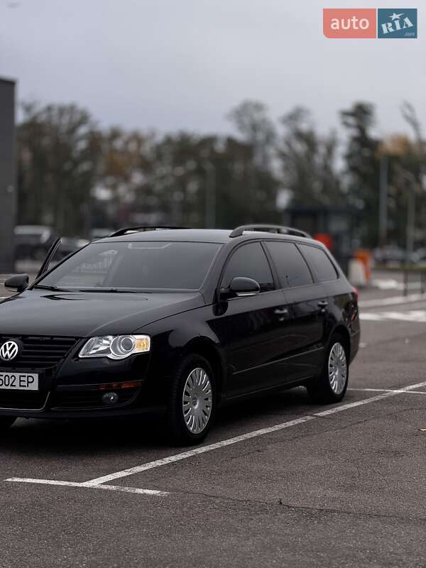 Универсал Volkswagen Passat 2010 в Киеве