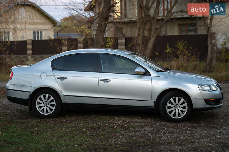 Седан Volkswagen Passat 2009 в Івано-Франківську