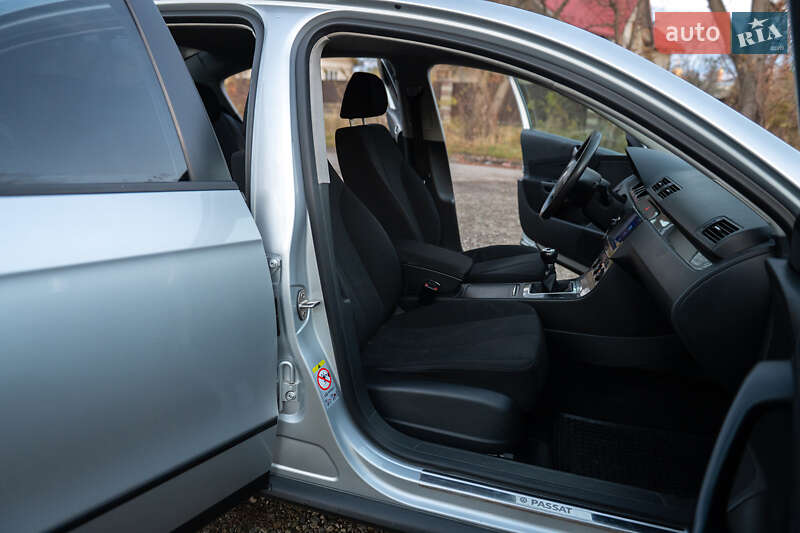 Седан Volkswagen Passat 2009 в Івано-Франківську