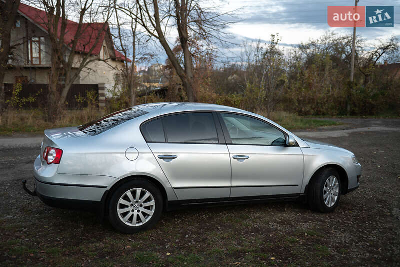 Седан Volkswagen Passat 2009 в Івано-Франківську
