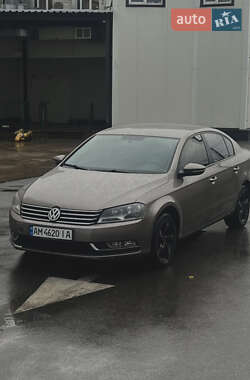 Седан Volkswagen Passat 2011 в Киеве