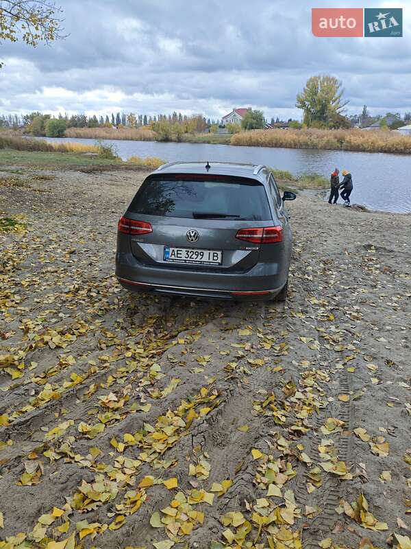 Універсал Volkswagen Passat 2016 в Дніпрі