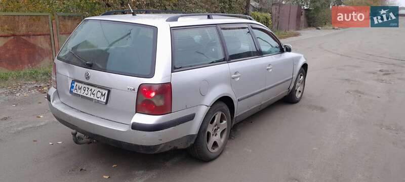 Универсал Volkswagen Passat 2002 в Малине