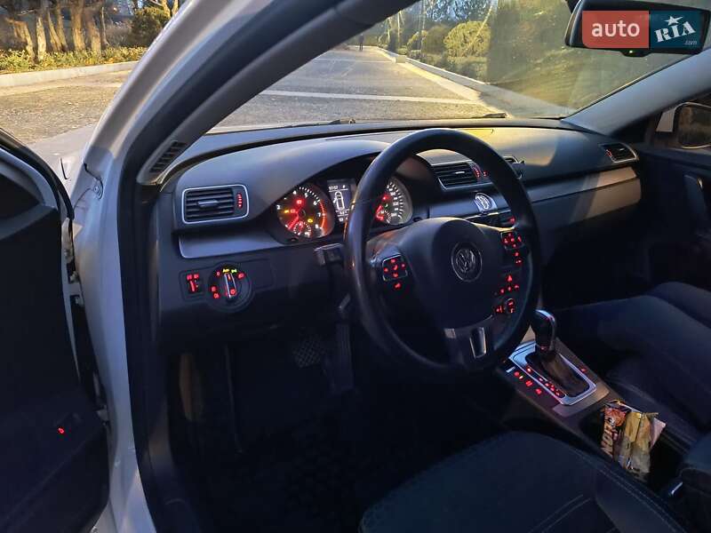 Универсал Volkswagen Passat 2012 в Днепре