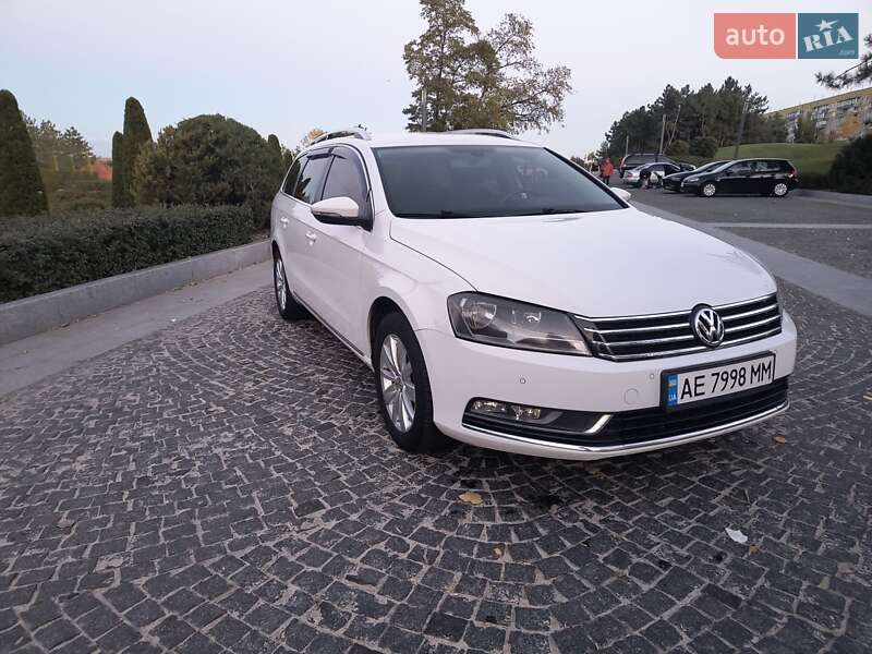 Универсал Volkswagen Passat 2012 в Днепре