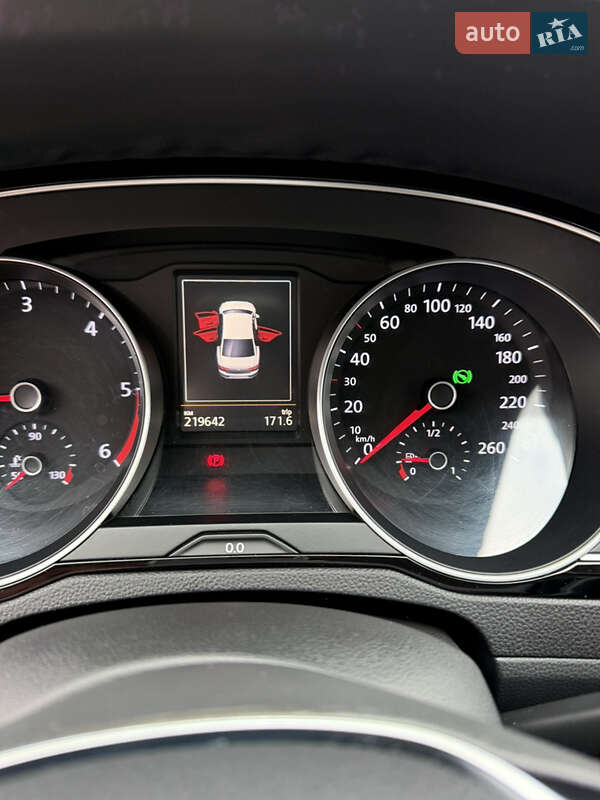 Седан Volkswagen Passat 2015 в Ужгороде