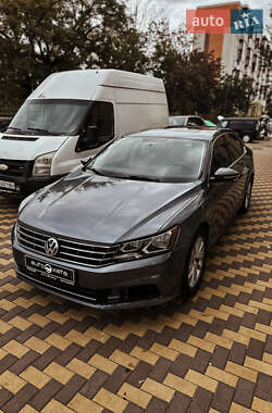 Седан Volkswagen Passat 2017 в 