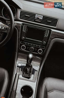 Седан Volkswagen Passat 2017 в 