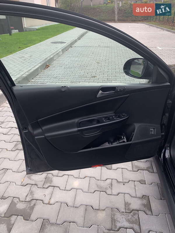 Универсал Volkswagen Passat 2006 в Горохове фото 11 Универсал Volkswagen Passat 2006 в Горохове