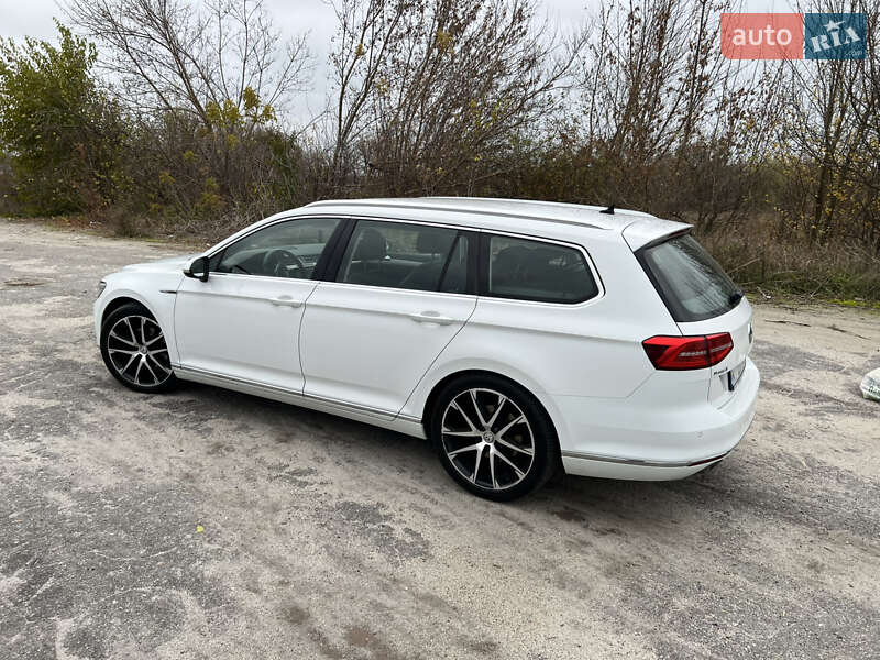 Універсал Volkswagen Passat 2015 в Рокитному