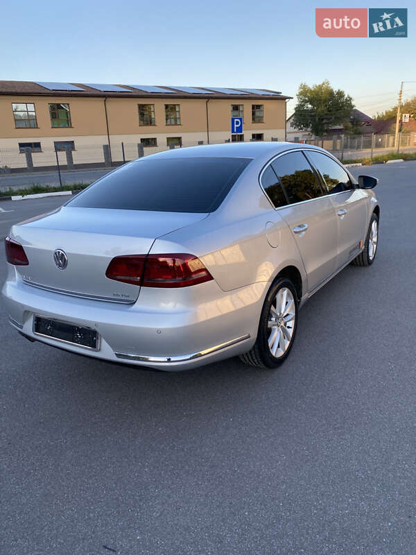 Седан Volkswagen Passat 2013 в Казатине