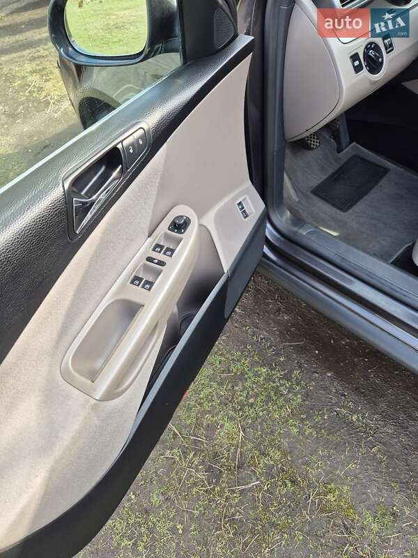 Седан Volkswagen Passat 2008 в Ивано-Франковске