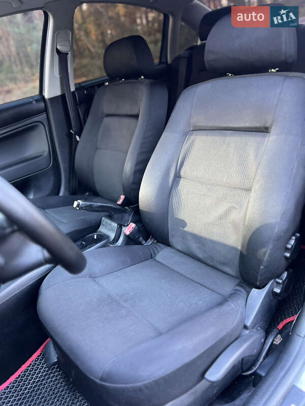 Седан Volkswagen Passat 2001 в Киеве фото 32 Седан Volkswagen Passat 2001 в Киеве