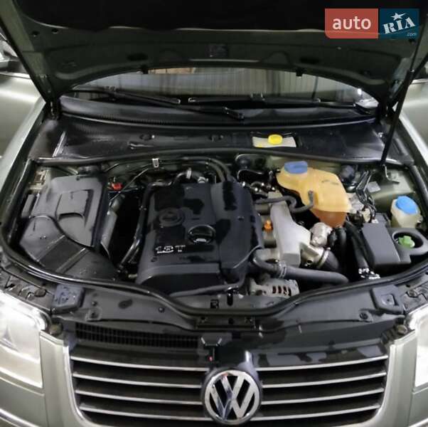 Універсал Volkswagen Passat 2002 в Кам'янець-Подільському