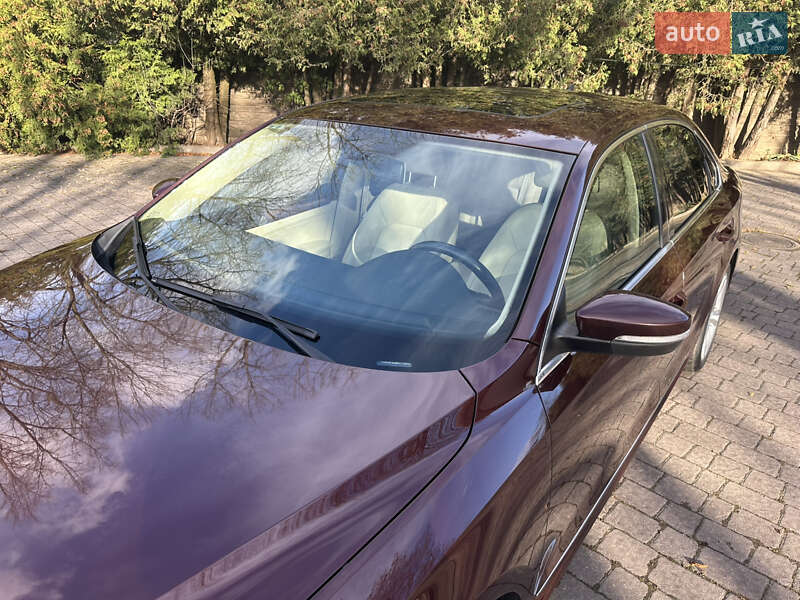 Седан Volkswagen Passat 2013 в Брошневі-Облозі