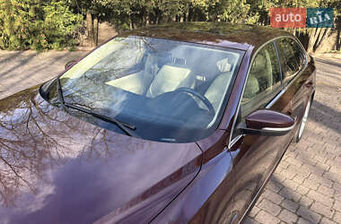 Седан Volkswagen Passat 2013 в 