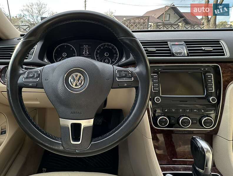 Седан Volkswagen Passat 2013 в Брошневі-Облозі