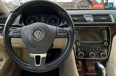 Седан Volkswagen Passat 2013 в 