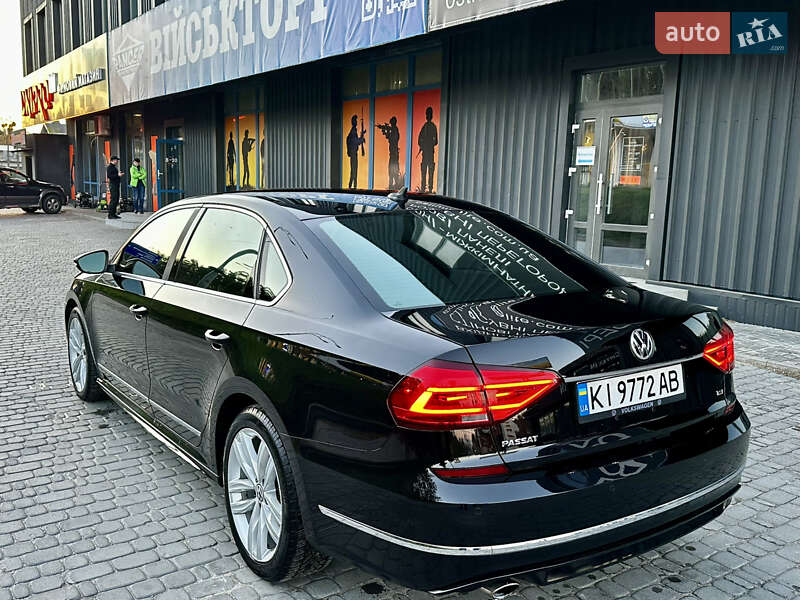 Седан Volkswagen Passat 2016 в Киеве