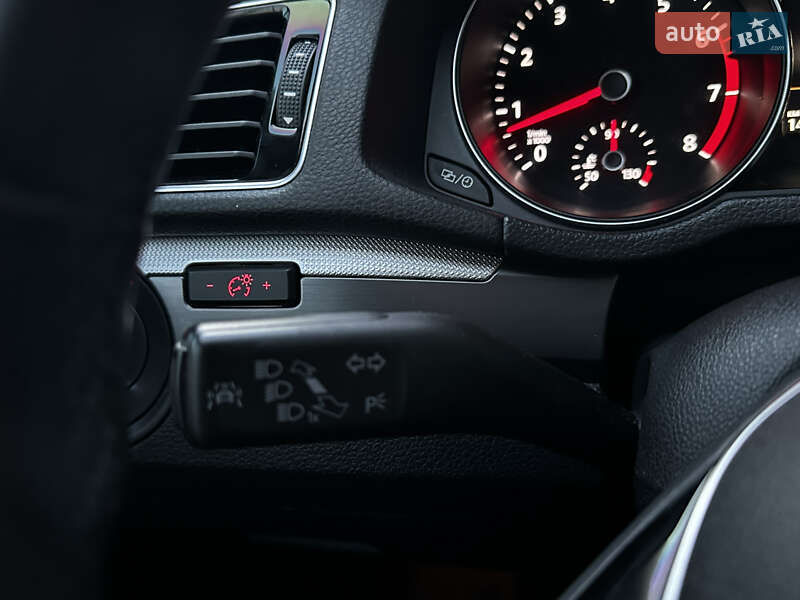 Седан Volkswagen Passat 2016 в Киеве