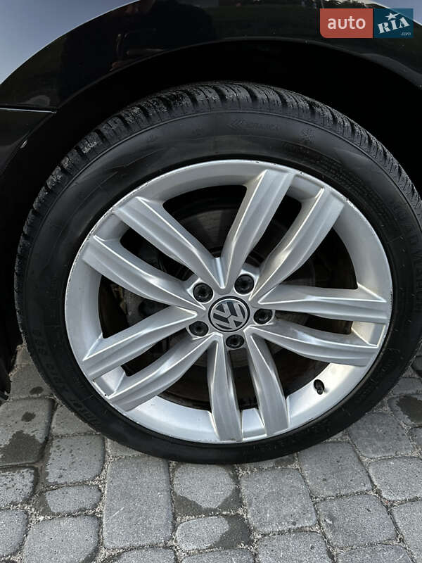 Седан Volkswagen Passat 2016 в Киеве