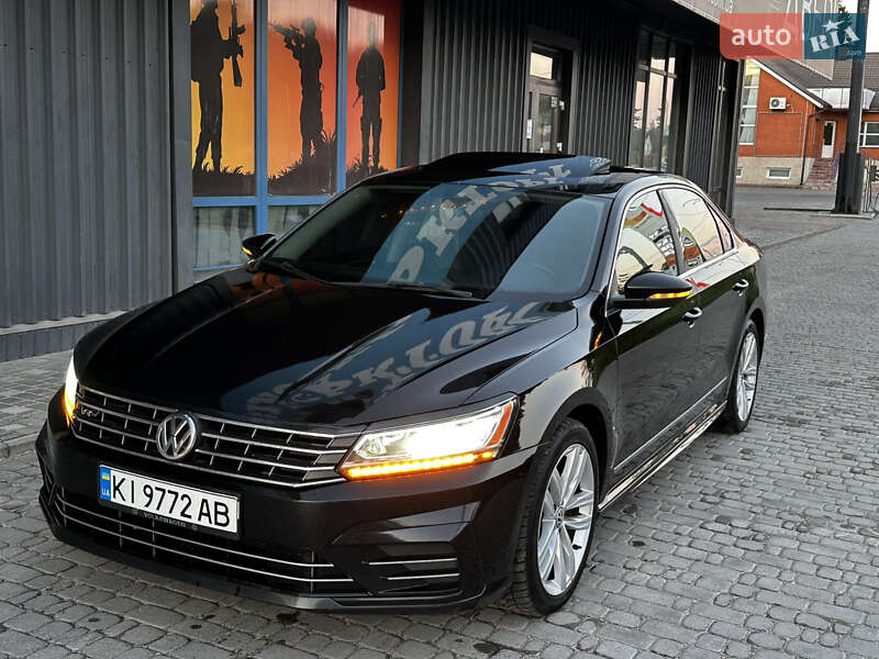Седан Volkswagen Passat 2016 в Киеве